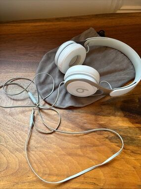 Beats EP by Dre wired headphones
